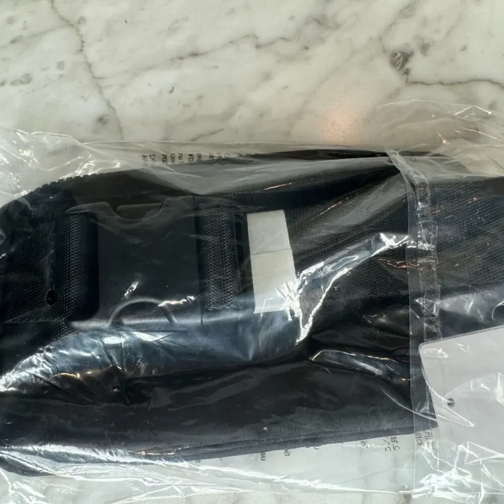 NWT Lululemon Everywhere Belt Bag 1L - Black OS - Picture 6 of 7